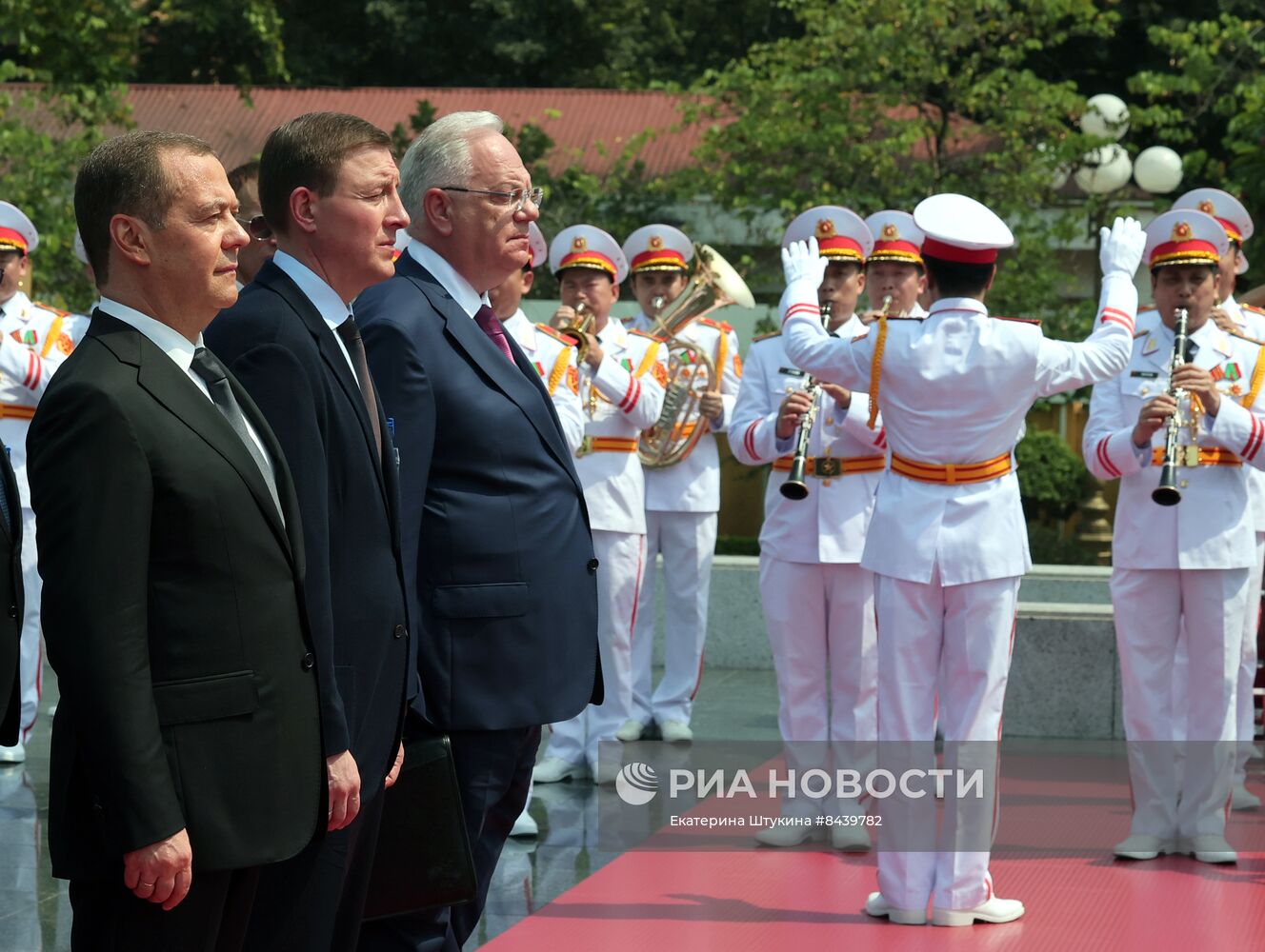 Визит зампреда Совбеза РФ, главы "Единой России" Д. Медведева во Вьетнам