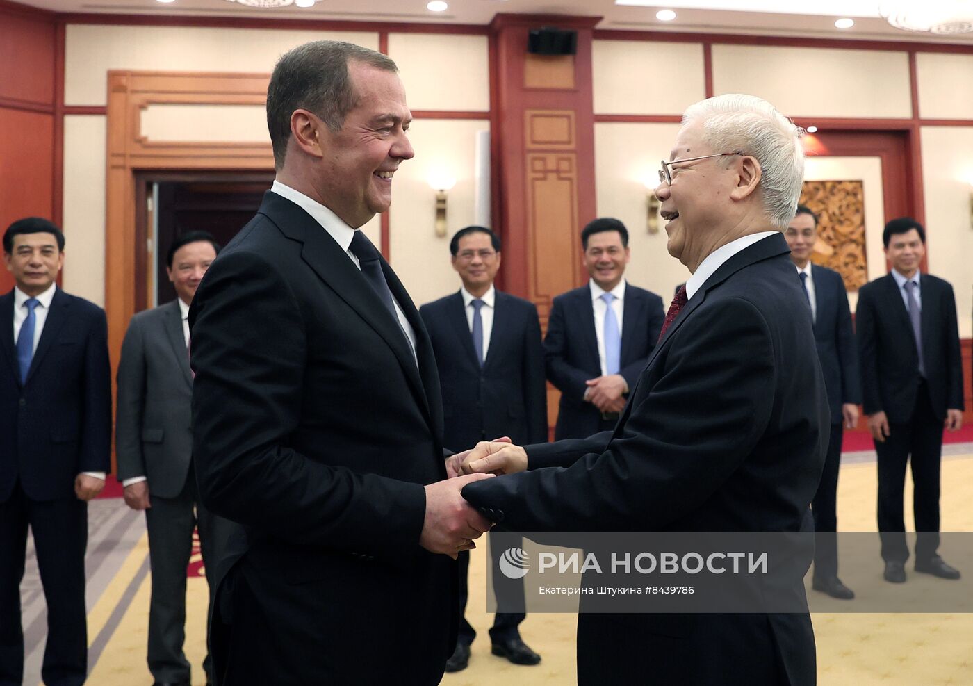 Визит зампреда Совбеза РФ, главы "Единой России" Д. Медведева во Вьетнам