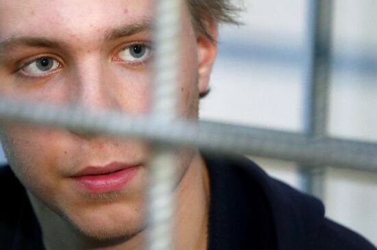 Заседание суда по делу о сожжении Корана в Волгограде