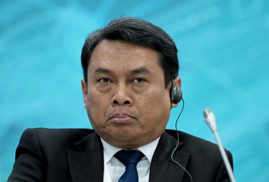 Глава экономического отдела Посольства Республики Индонезии в РФ Ади Прианто на сессии "Россия - Индонезия" в рамках XIV Международного экономического форума "Россия - Исламский мир: KazanForum". Фото могут быть использованы на условиях, указанных в разделе медиабанка, посвященном Форуму. Место: Россия, Республика Татарстан, Казань. Автор: Евгений Биятов/АНО "Дирекция спортивных и социальных проектов". KAZANFORUM 2023. Россия - Индонезия