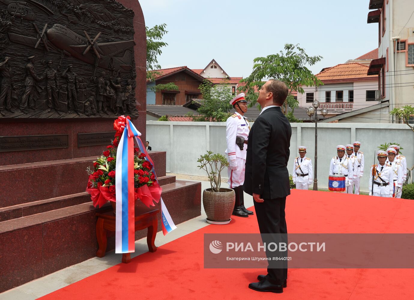 Визит зампреда Совбеза РФ, главы "Единой России" Д. Медведева в Лаос