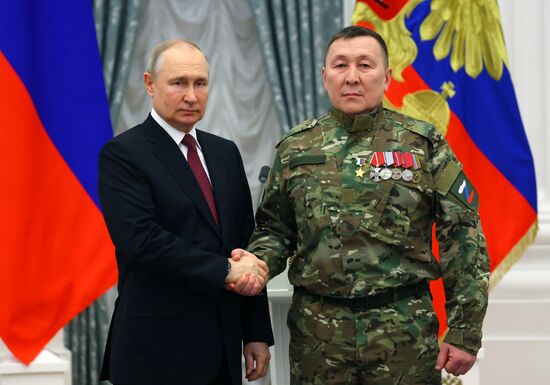 Президент РФ В. Путин вручил государственные награды