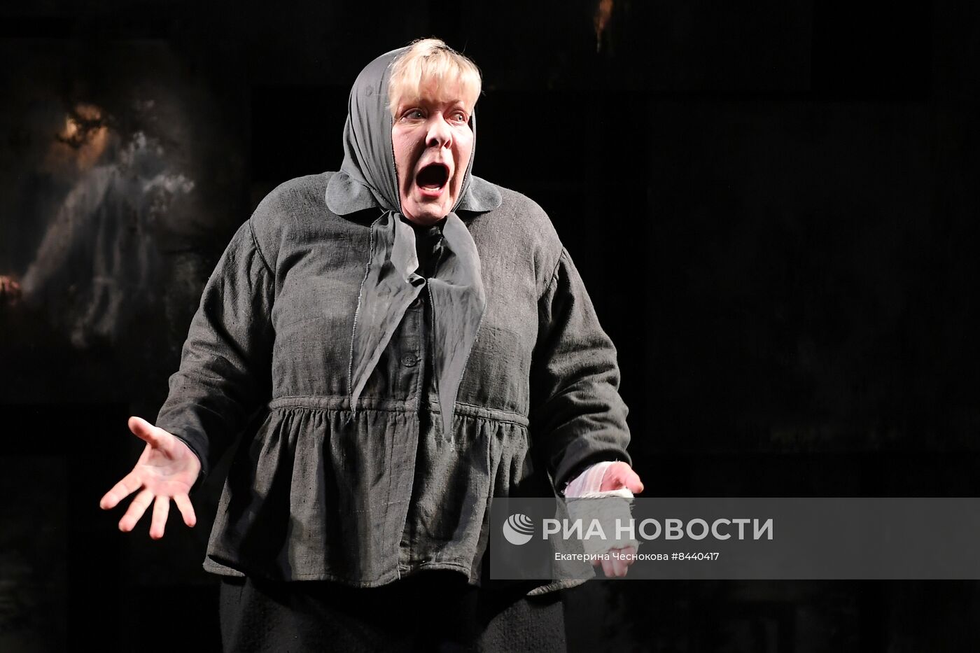 Спектакль "Воскресение" в театре им. Н. В. Гоголя
