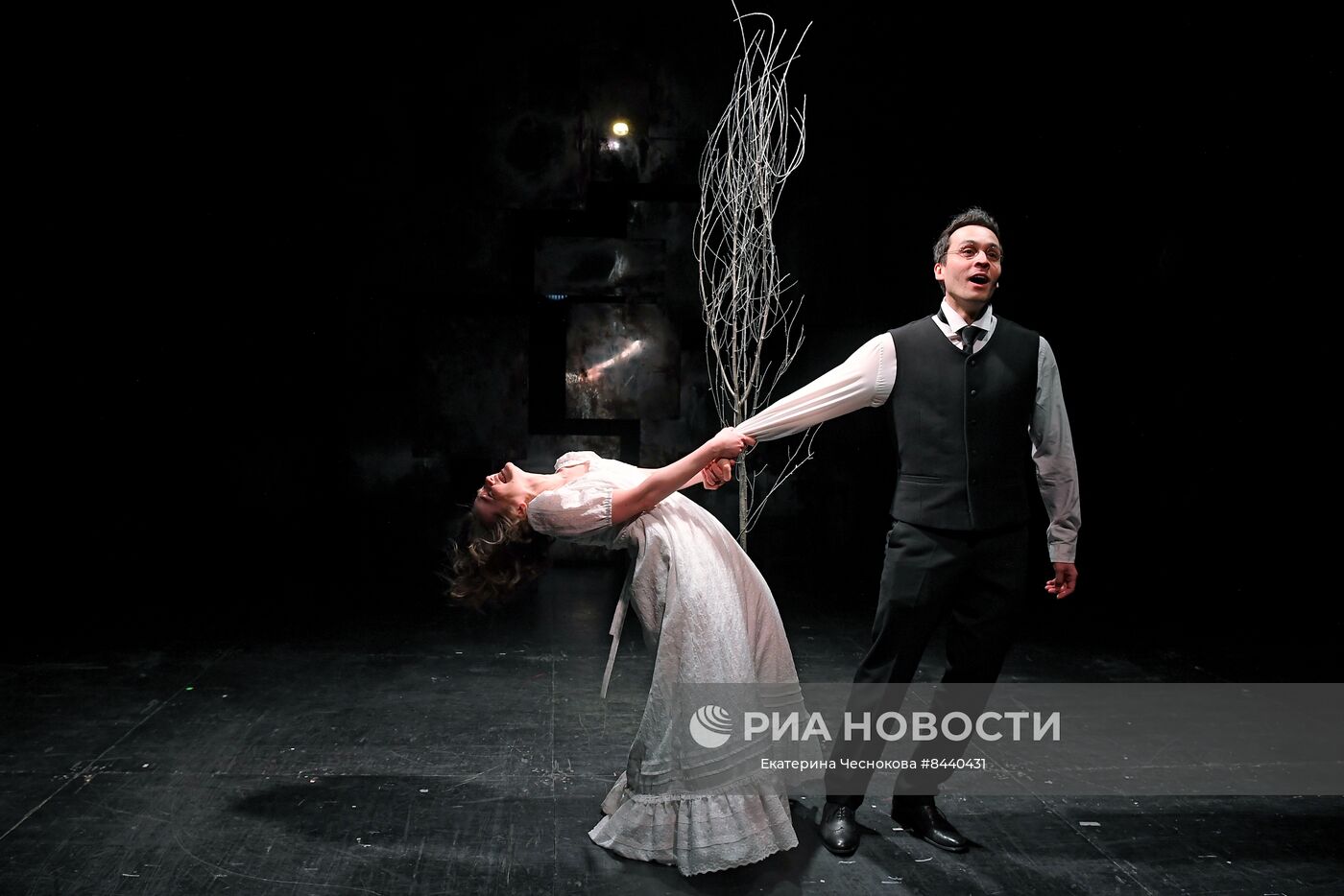 Спектакль "Воскресение" в театре им. Н. В. Гоголя