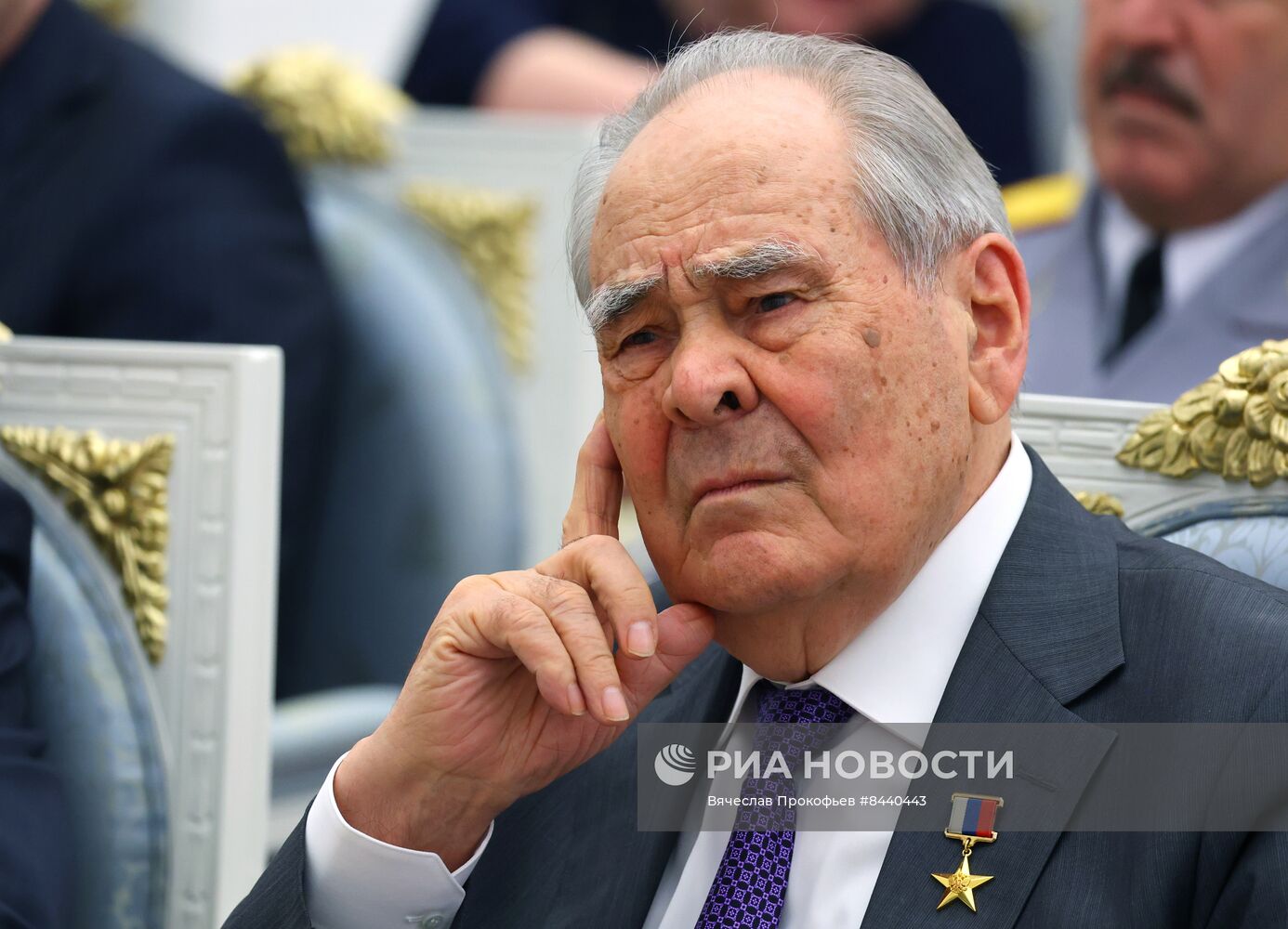 Президент РФ В. Путин вручил государственные награды