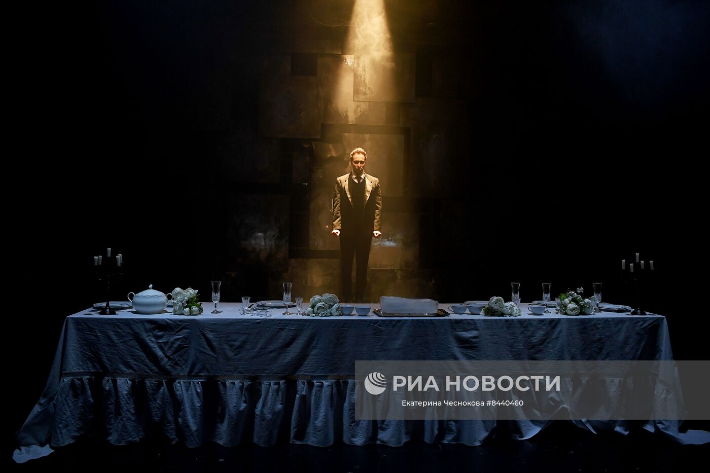 Спектакль "Воскресение" в театре им. Н. В. Гоголя