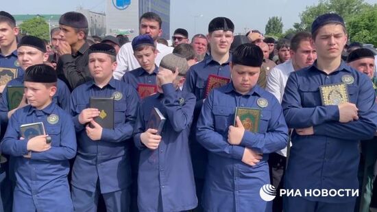 В Грозном прошел митинг против посягательств на Коран