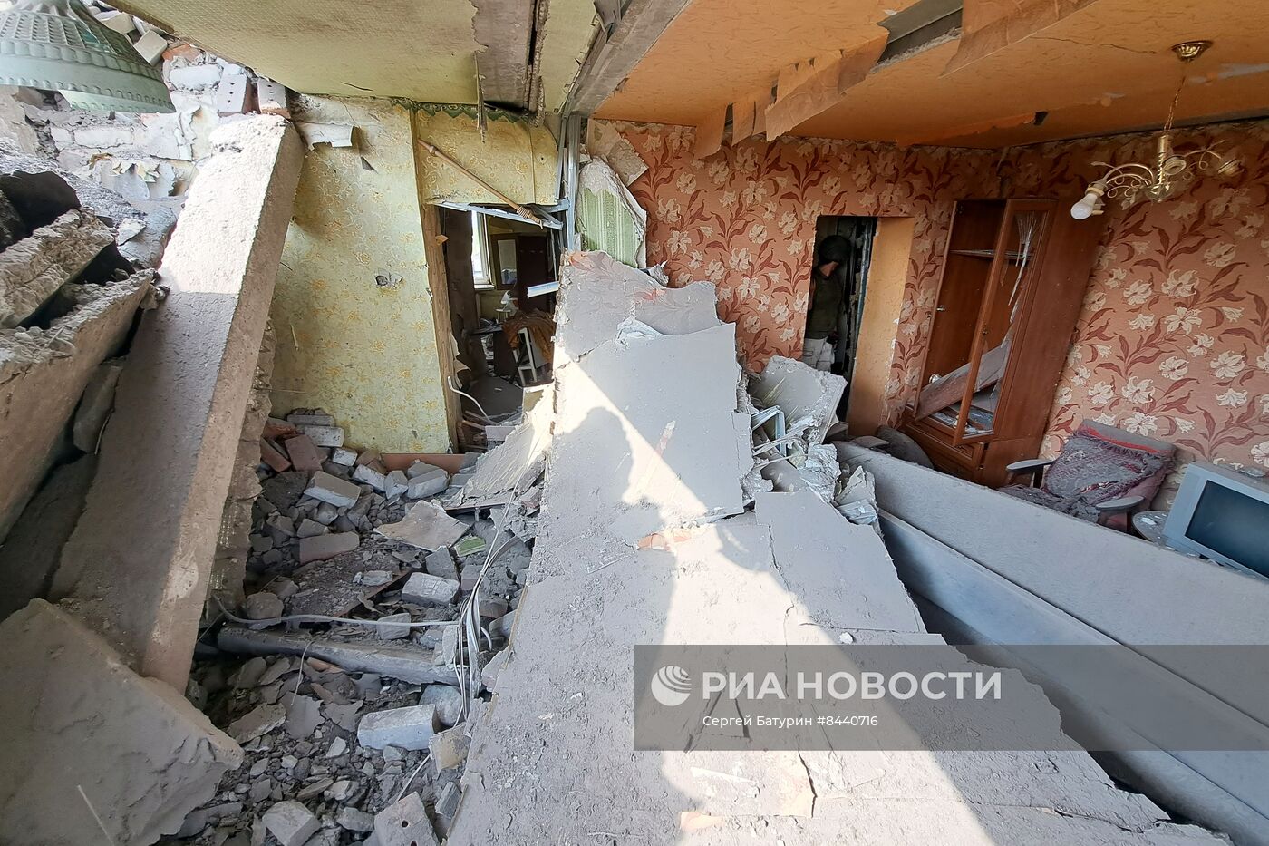 Последствия обстрела Ясиноватой в ДНР из РСЗО "Град"