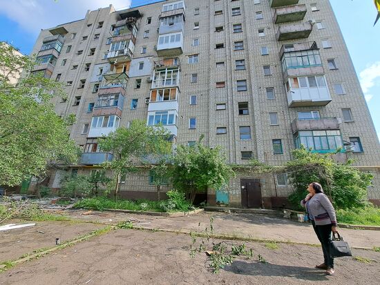 Последствия обстрела Ясиноватой в ДНР из РСЗО "Град"