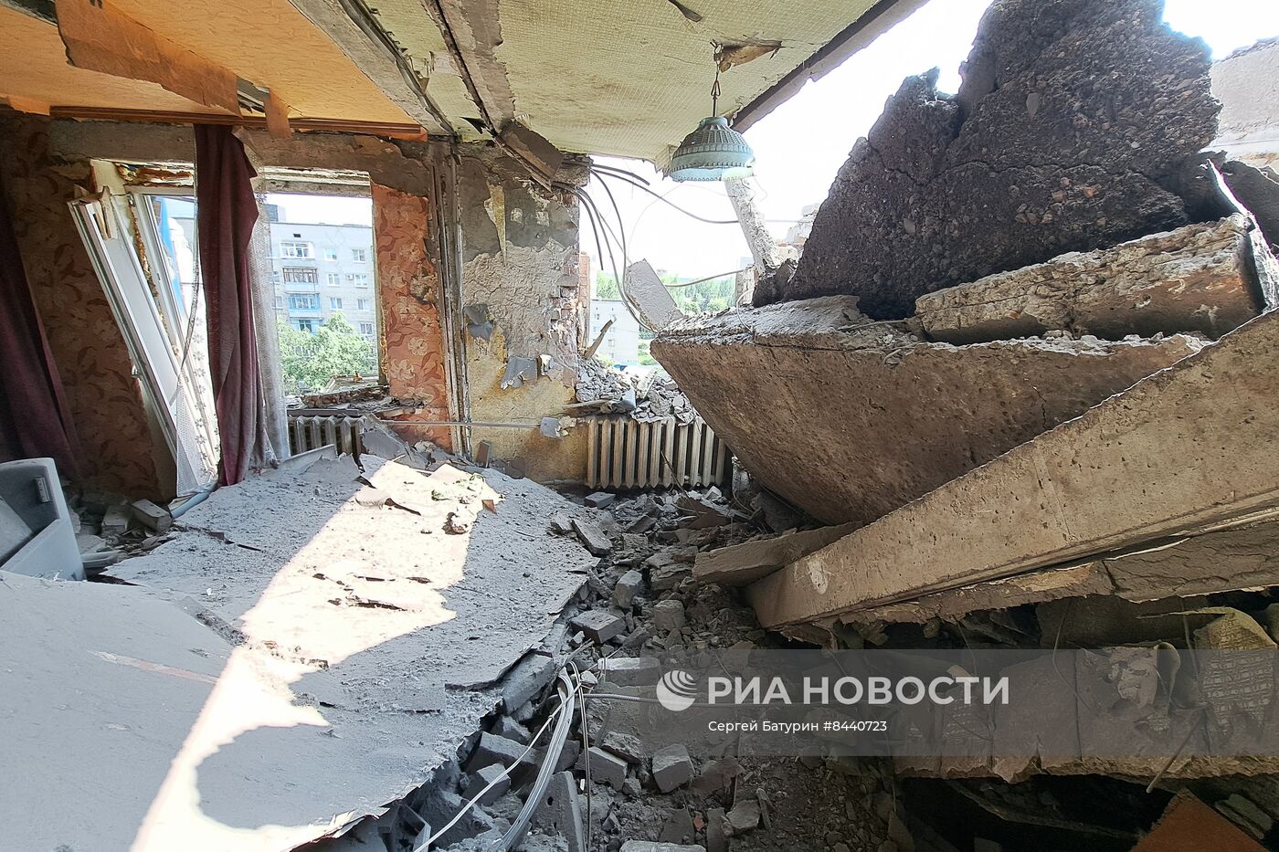 Последствия обстрела Ясиноватой в ДНР из РСЗО "Град"