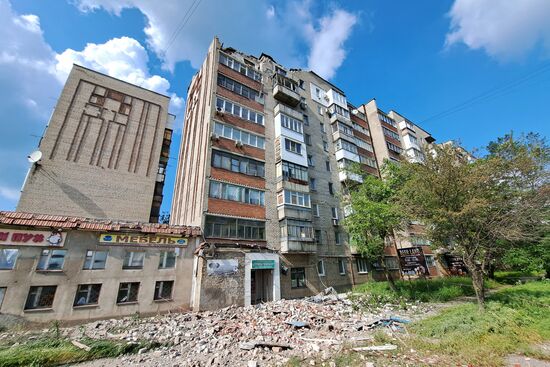 Последствия обстрела Ясиноватой в ДНР из РСЗО "Град"