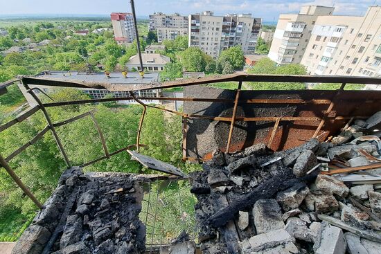 Последствия обстрела Ясиноватой в ДНР из РСЗО "Град"