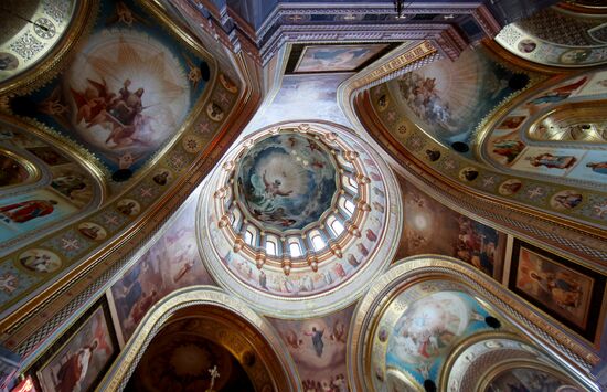 Патриаршее служение в день памяти святых равноапостольных Мефодия и Кирилла в храме Христа Спасителя