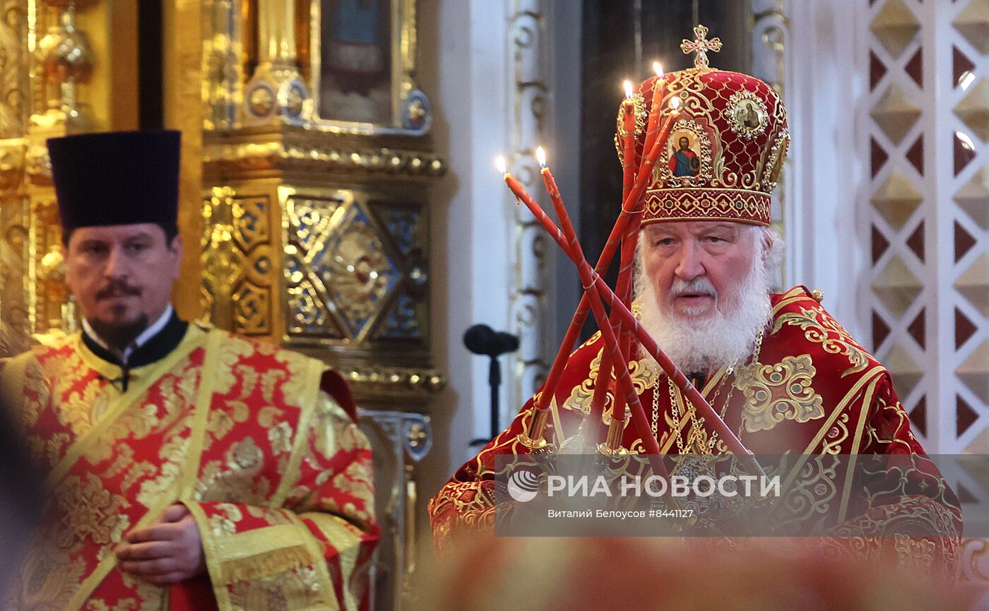 Патриаршее служение в день памяти святых равноапостольных Мефодия и Кирилла в храме Христа Спасителя
