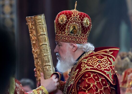 Патриаршее служение в день памяти святых равноапостольных Мефодия и Кирилла в храме Христа Спасителя