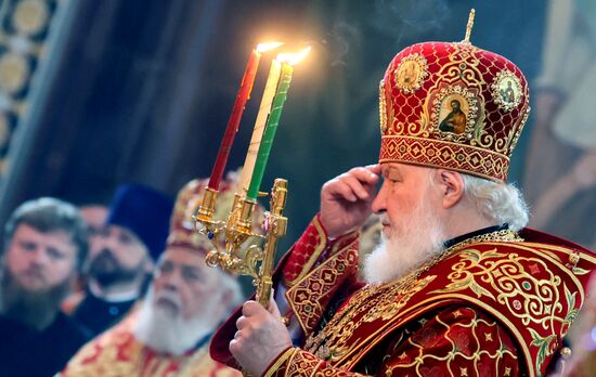 Патриаршее служение в день памяти святых равноапостольных Мефодия и Кирилла в храме Христа Спасителя