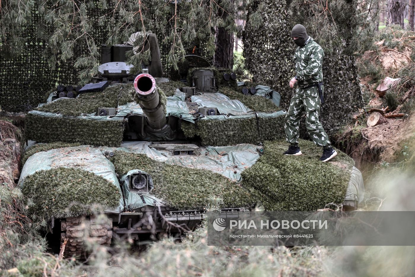 Подготовка экипажей танков Т-90 "Прорыв"
