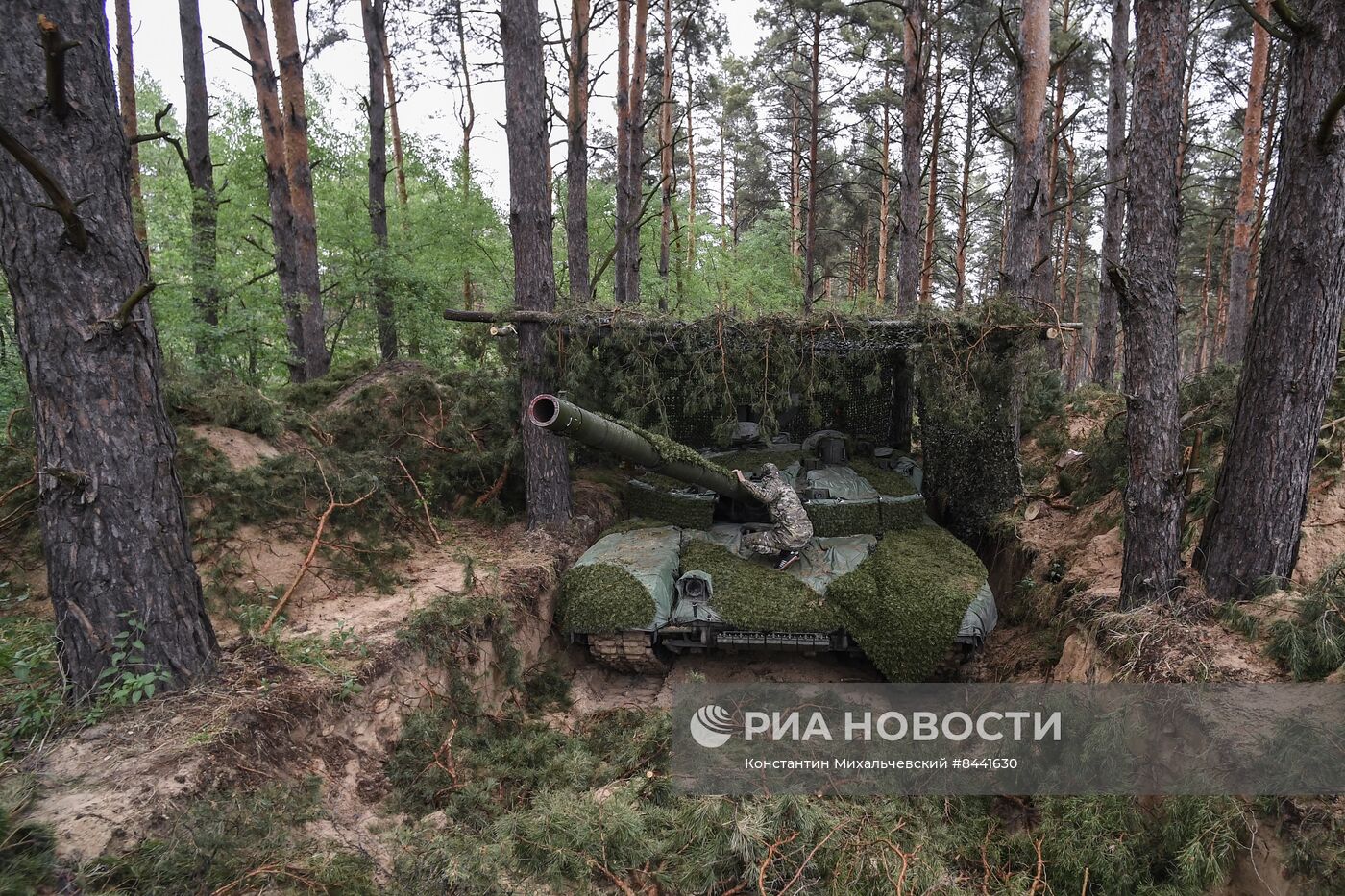 Подготовка экипажей танков Т-90 "Прорыв"