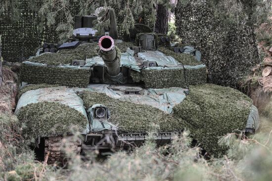Подготовка экипажей танков Т-90 "Прорыв"