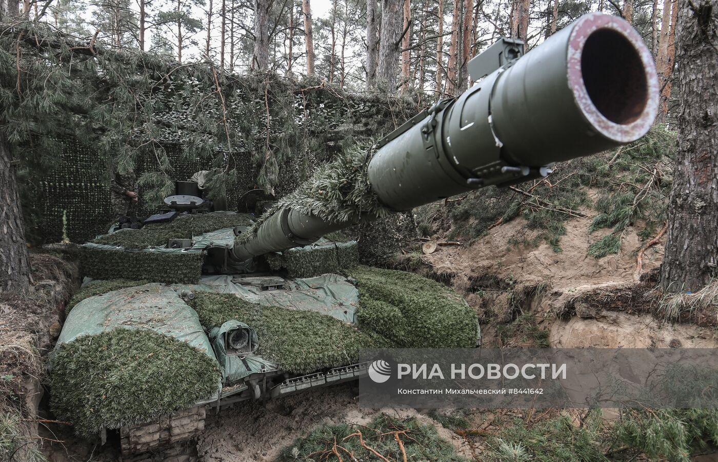 Подготовка экипажей танков Т-90 "Прорыв"