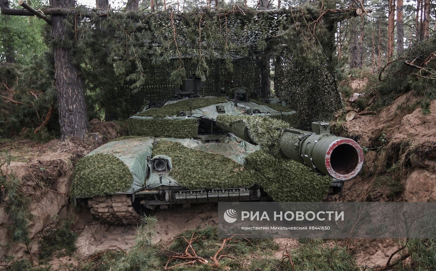 Подготовка экипажей танков Т-90 "Прорыв"