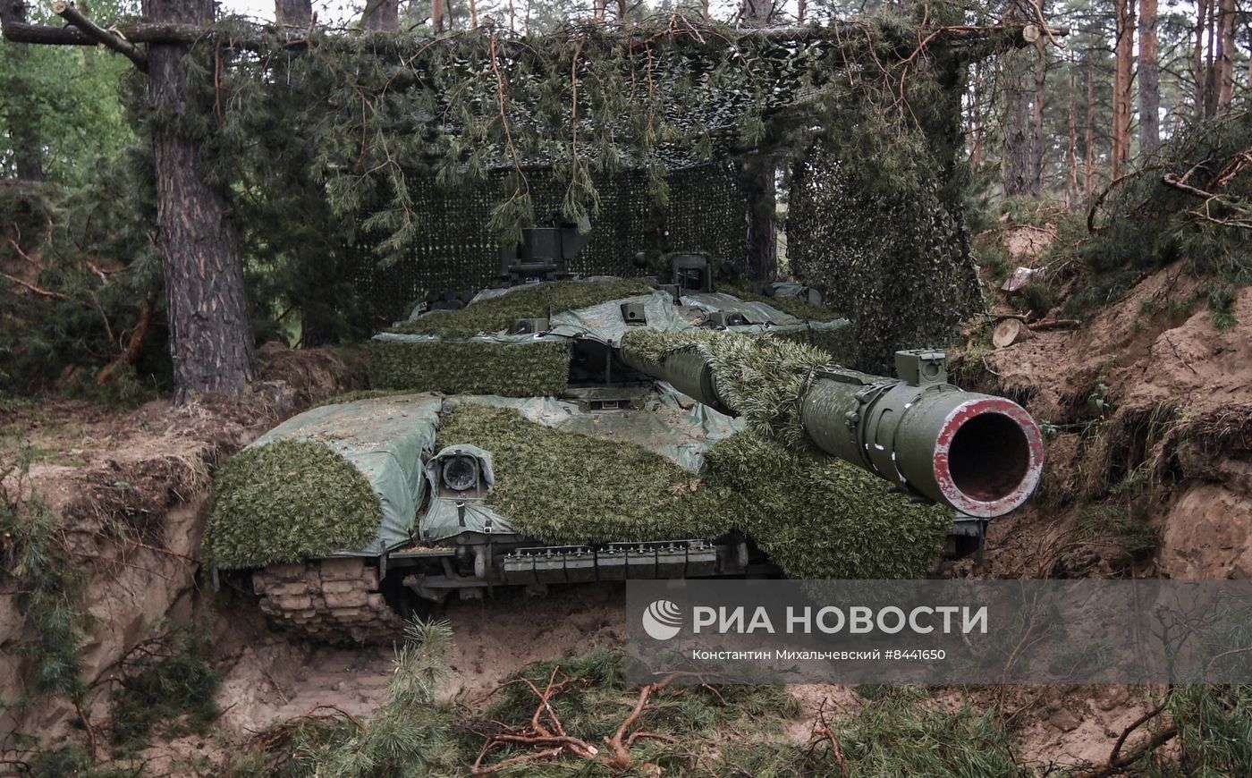 Подготовка экипажей танков Т-90 "Прорыв"