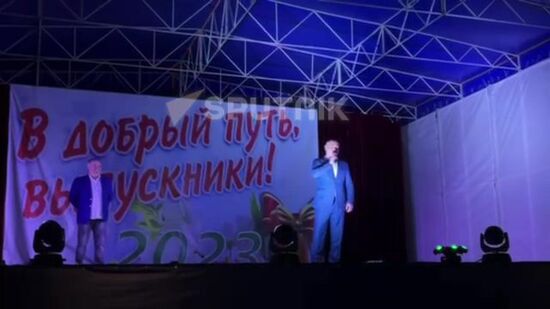 Президент Алан Гаглоев поздравил выпускников