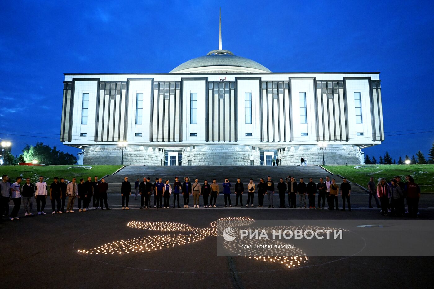 Акция на Поклонной горе к Международному дню пропавших детей