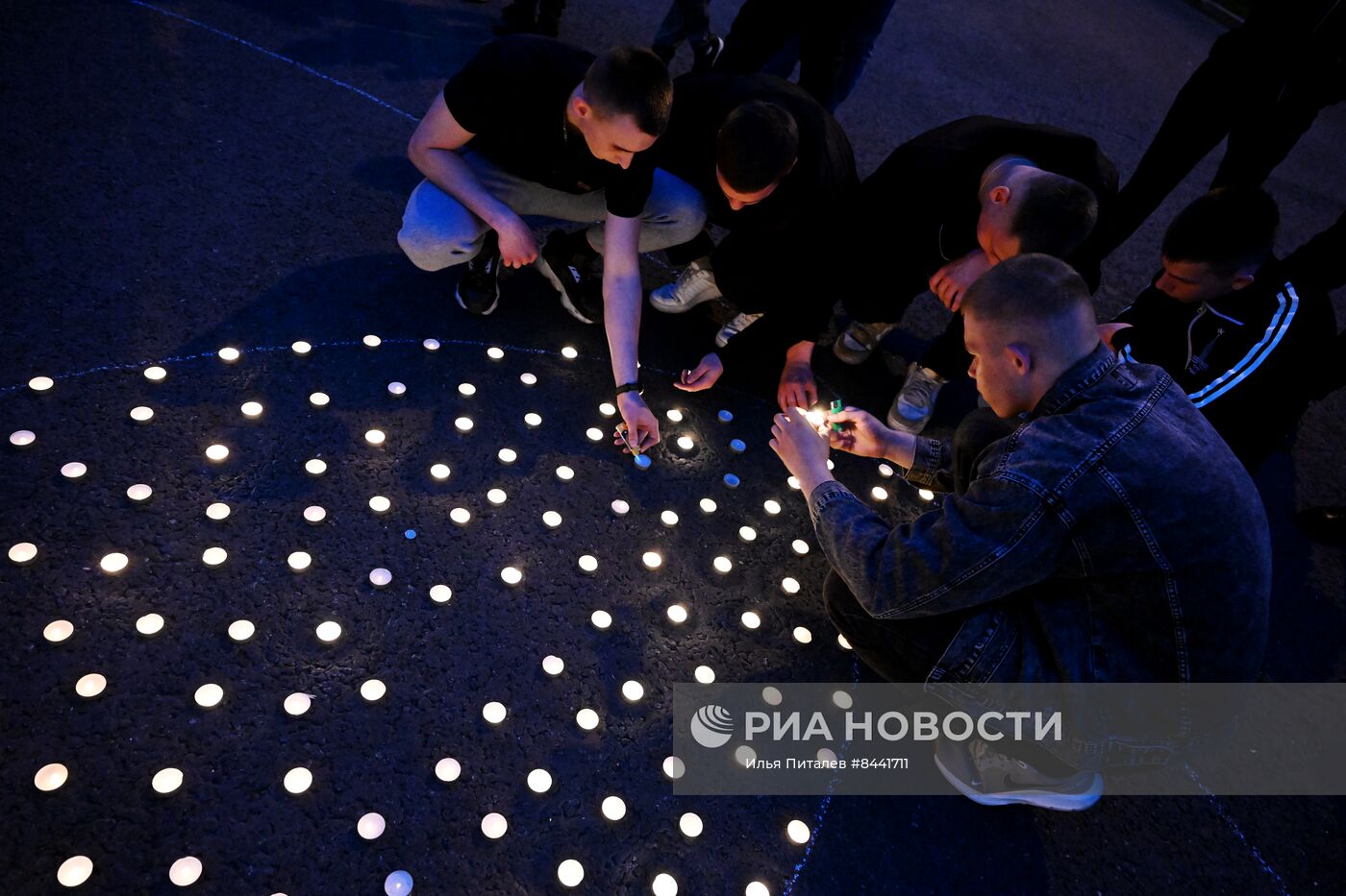 Акция на Поклонной горе к Международному дню пропавших детей