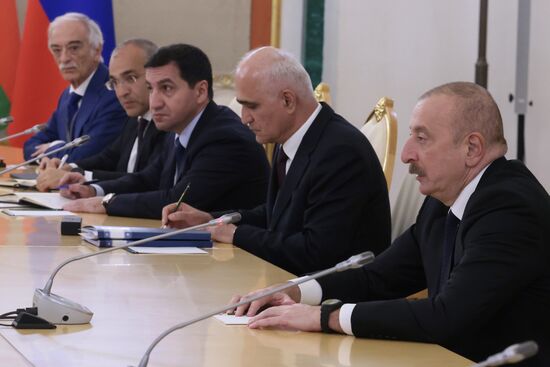 Президент РФ В. Путин провел встречи с лидерами ЕАЭС