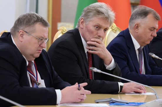 Президент РФ В. Путин провел встречи с лидерами ЕАЭС