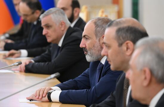 Президент РФ В. Путин провел встречи с лидерами ЕАЭС