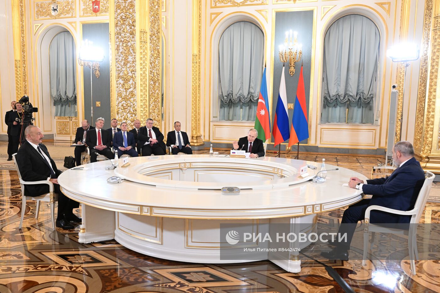 Президент РФ В. Путин провел встречи с лидерами ЕАЭС