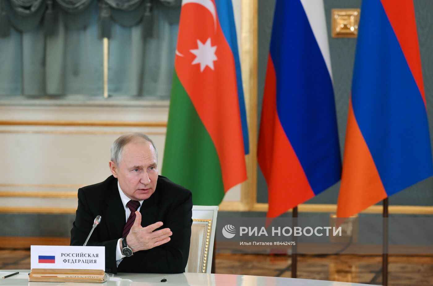 Президент РФ В. Путин провел встречи с лидерами ЕАЭС