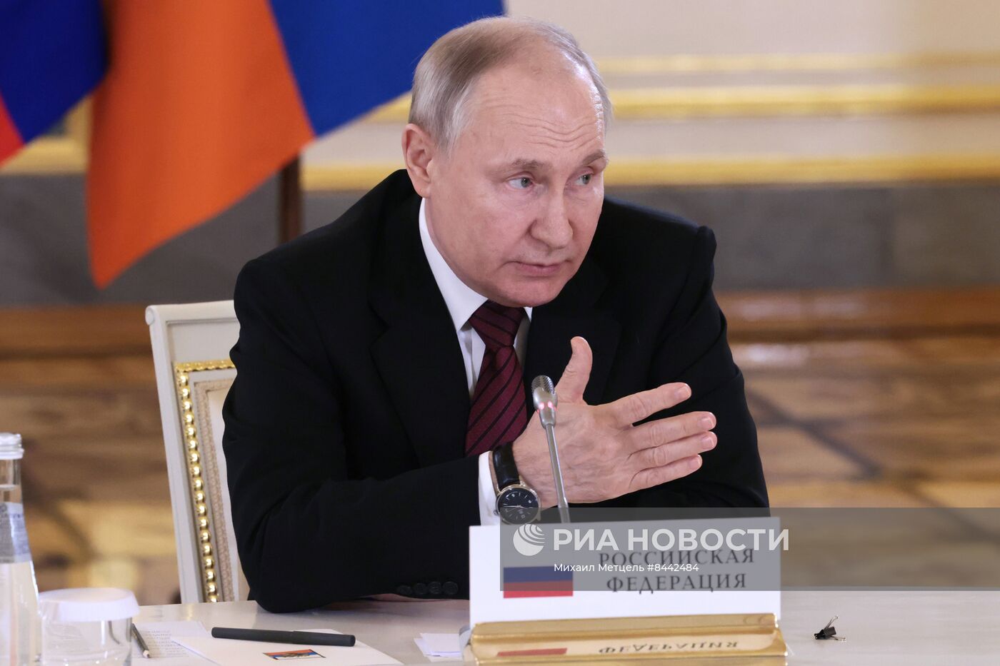 Президент РФ В. Путин провел встречи с лидерами ЕАЭС