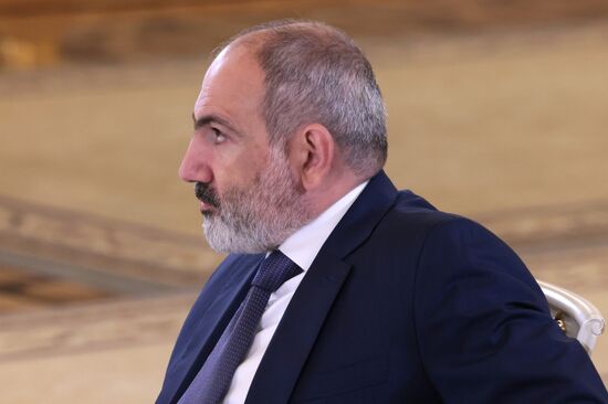 Президент РФ В. Путин провел встречи с лидерами ЕАЭС