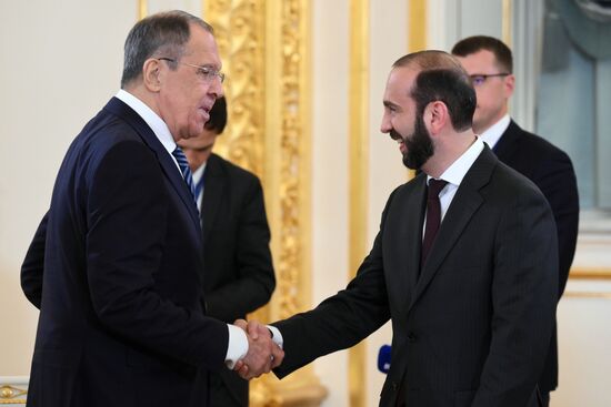 Президент РФ В. Путин провел встречи с лидерами ЕАЭС