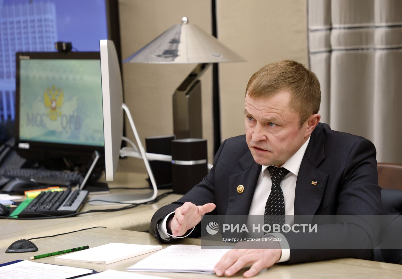 Премьер-министр РФ М. Мишустин встретился с президентом общества "Опора России" А. Калининым