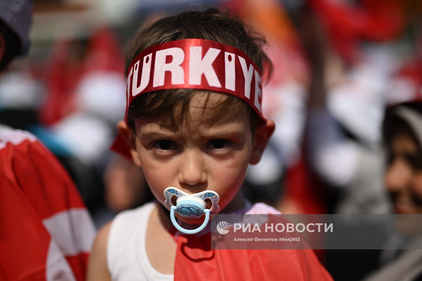 Предвыборный митинг в поддержку Р. Эрдогана в Стамбуле