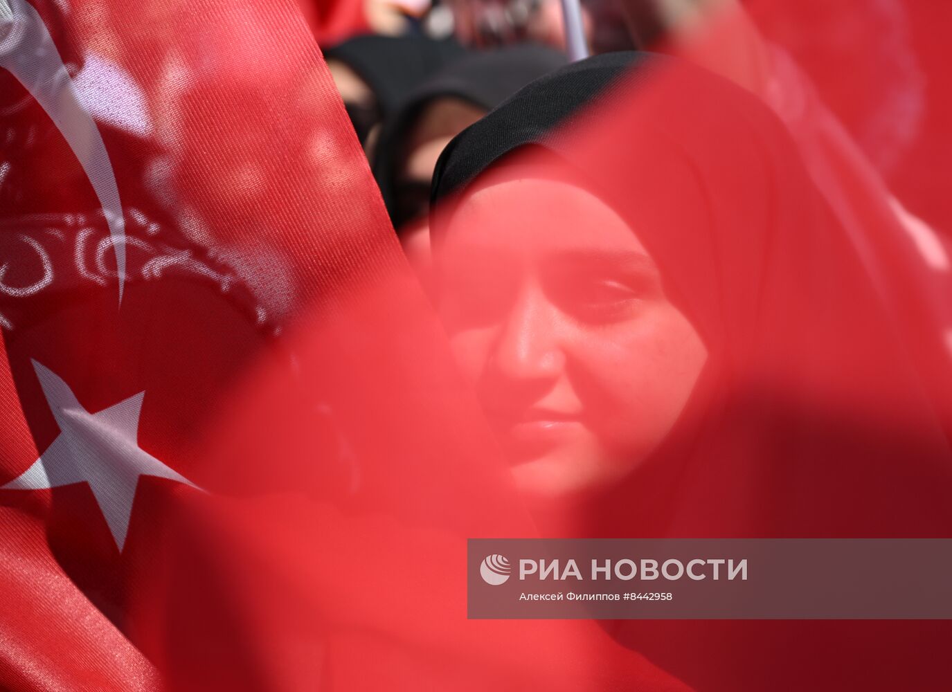 Предвыборный митинг в поддержку Р. Эрдогана в Стамбуле