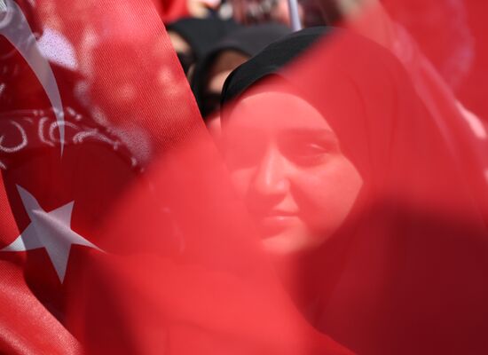 Предвыборный митинг в поддержку Р. Эрдогана в Стамбуле