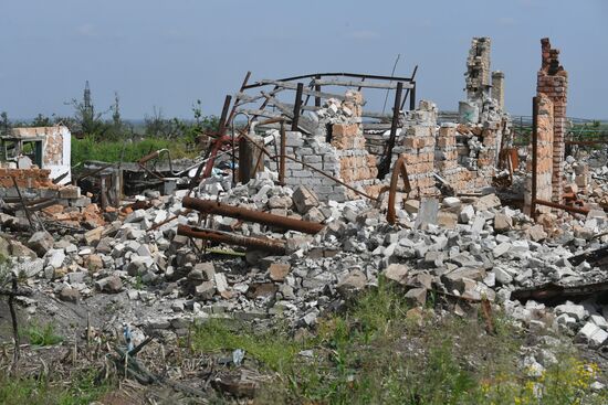 Село у линии соприкосновения на Артемовском направлении