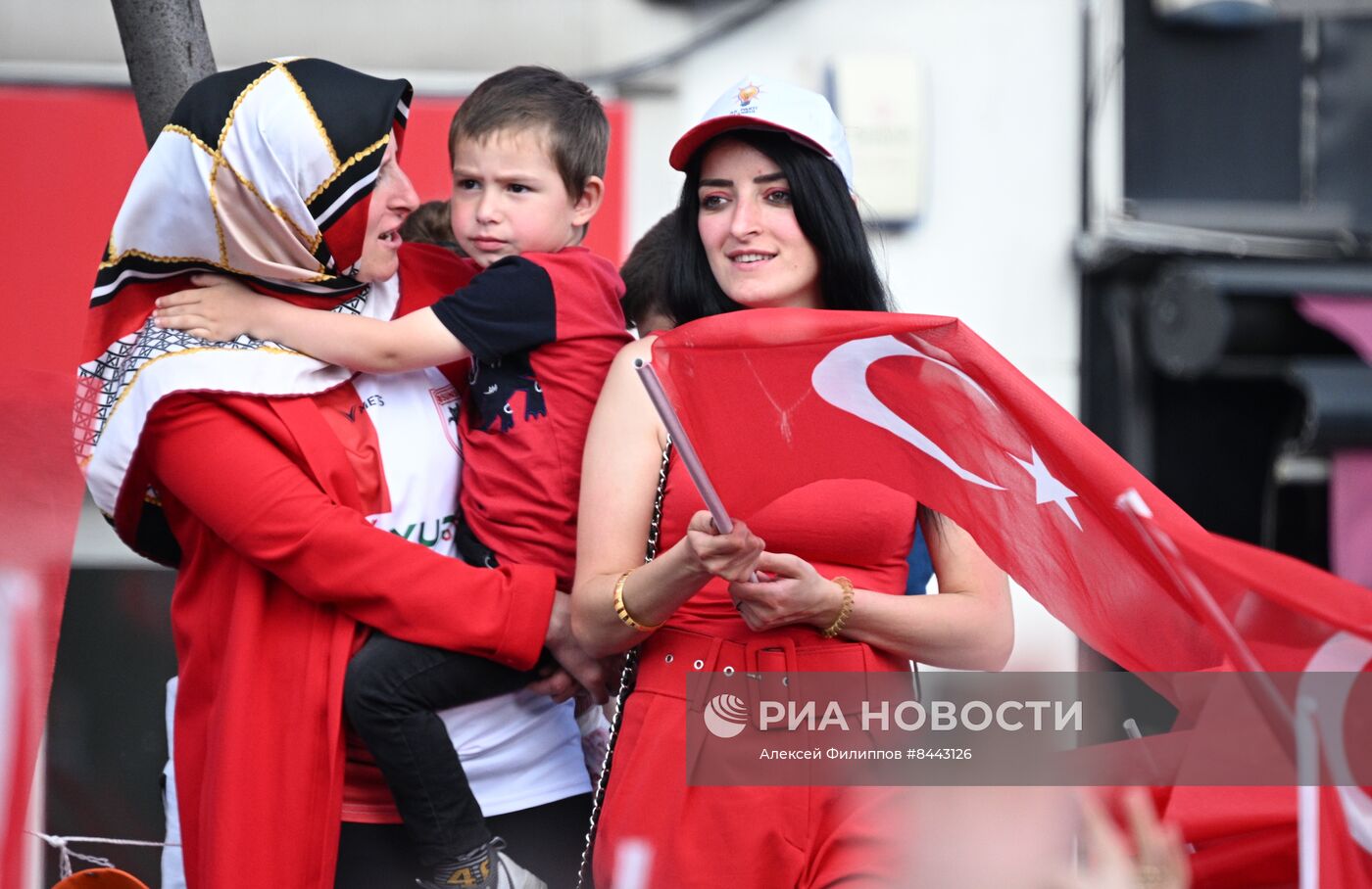 Предвыборный митинг в поддержку Р. Эрдогана в Стамбуле 