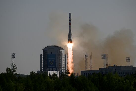 Старт ракеты "Союз-2.1а" со спутником "Кондор-ФКА" с космодрома Восточный 