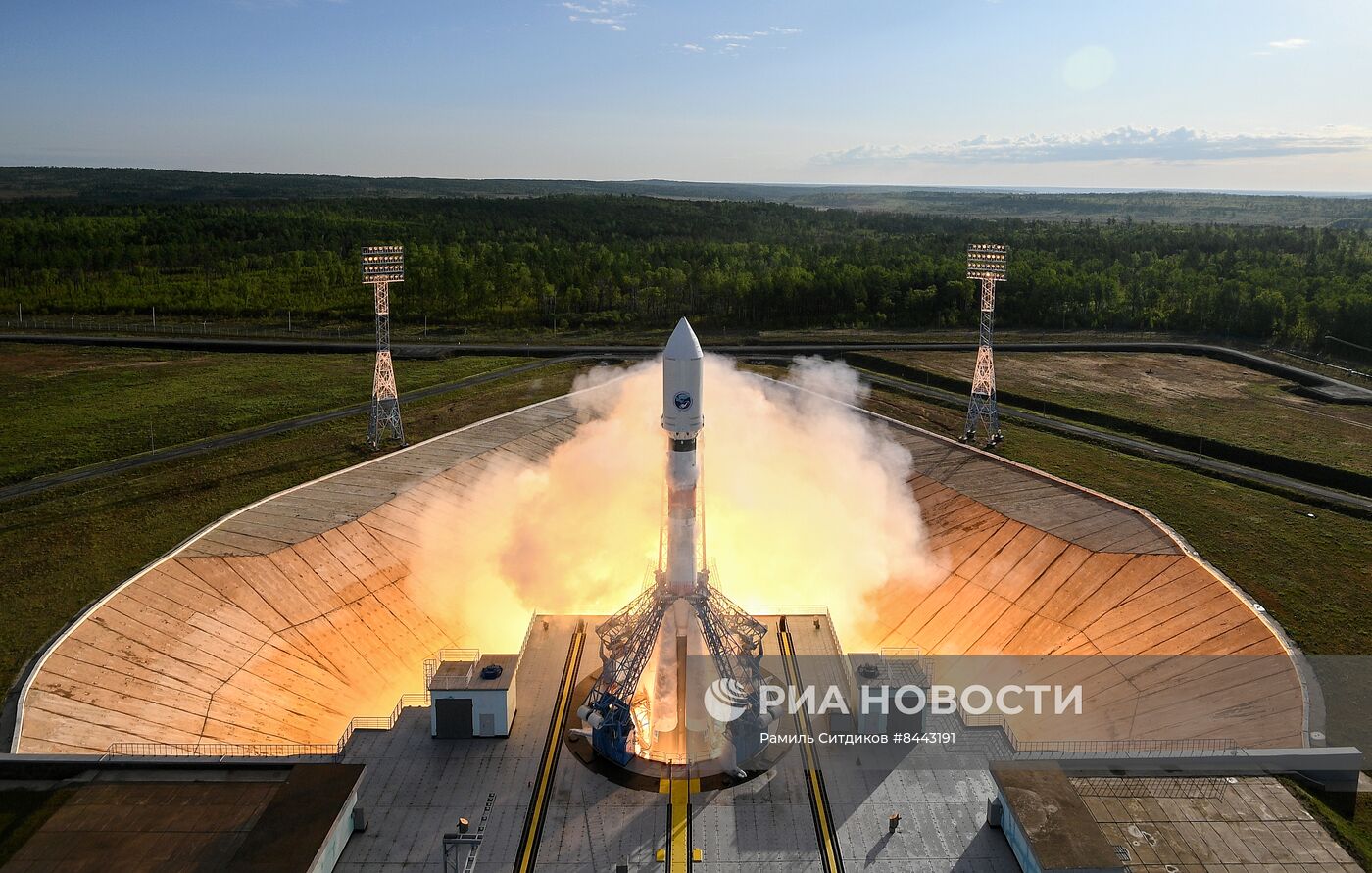 Старт ракеты "Союз-2.1а" со спутником "Кондор-ФКА" с космодрома Восточный