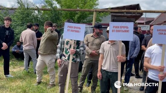 Задержанный за сожжение Корана в Волгограде Никита Журавель доставлен в Чечню