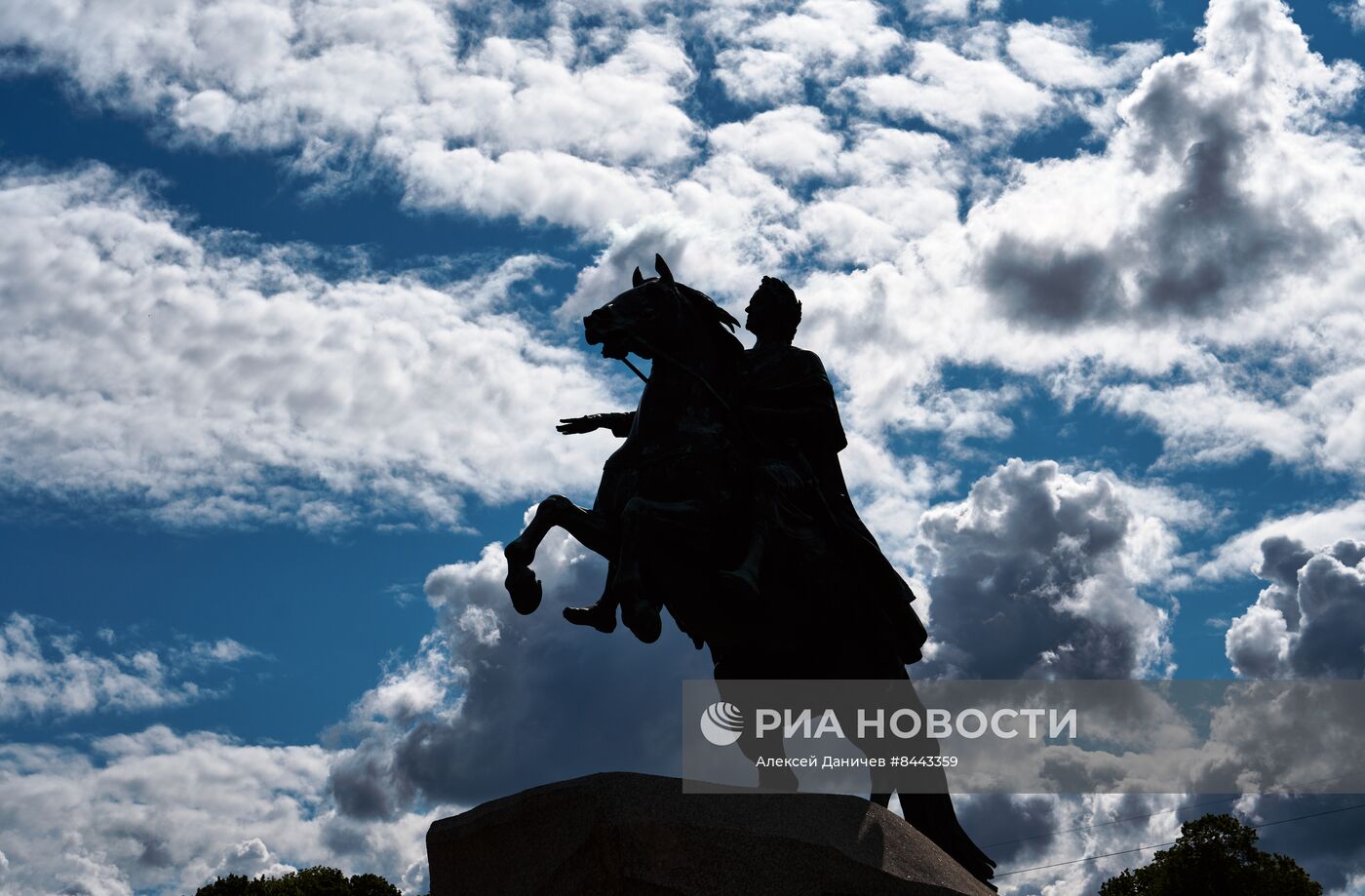 Празднование 320-летия Санкт-Петербурга