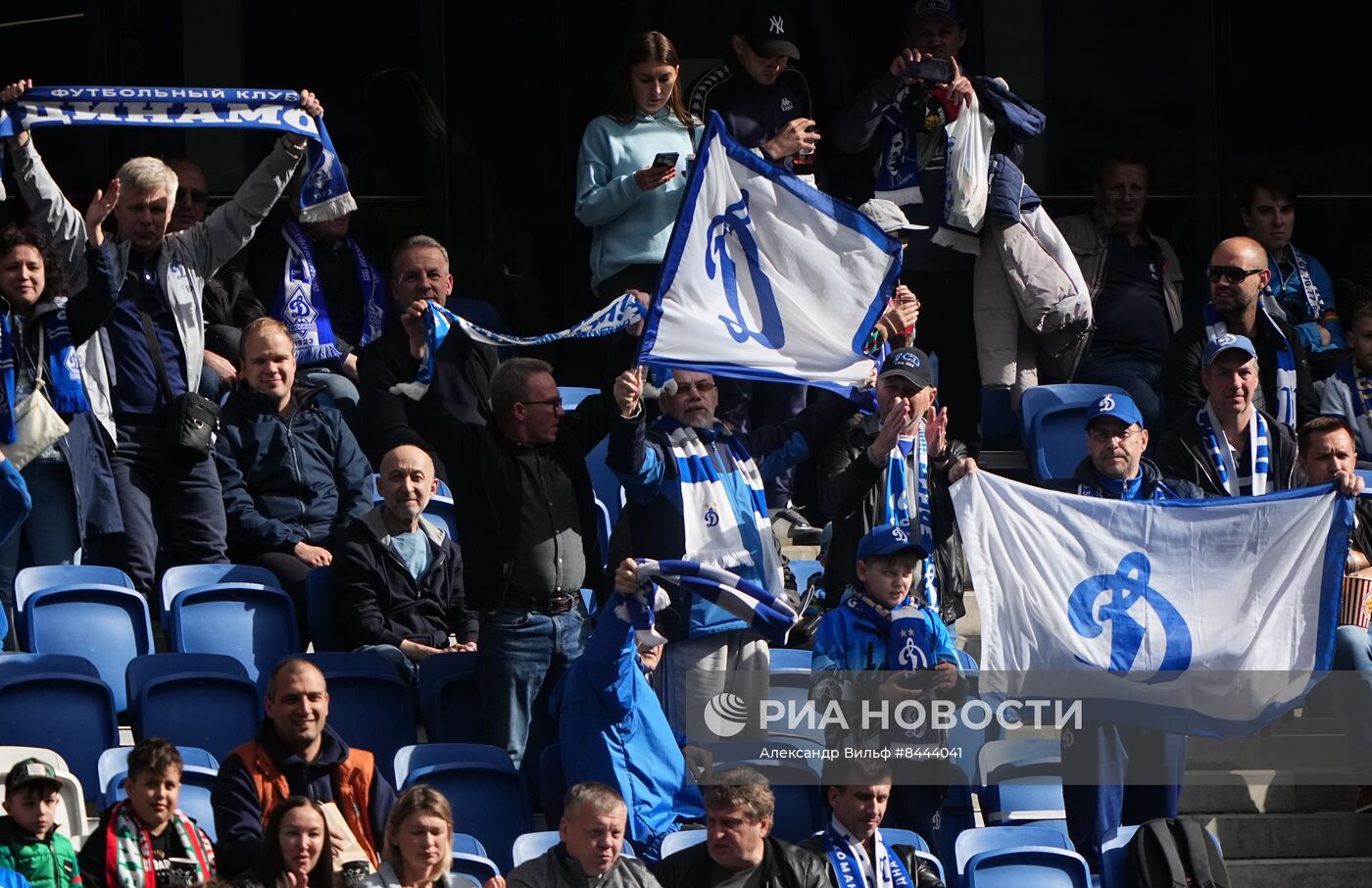 Футбол. РПЛ. Матч "Динамо" - "Локомотив"
