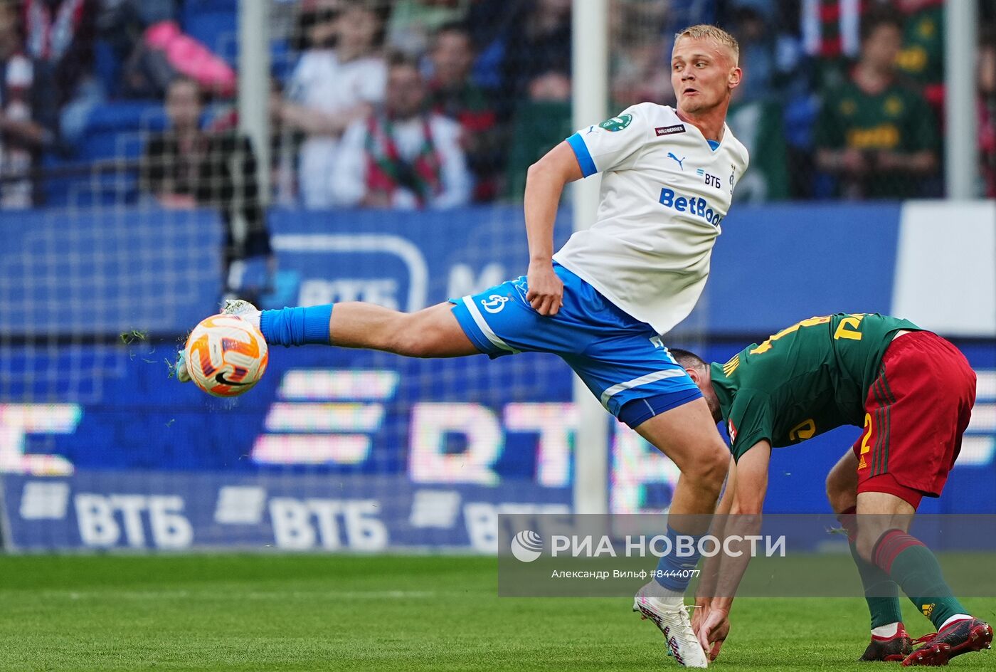 Футбол. РПЛ. Матч "Динамо" - "Локомотив"