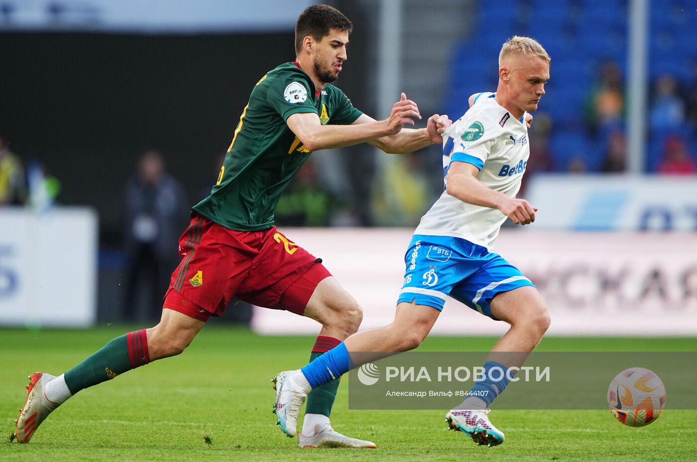 Футбол. РПЛ. Матч "Динамо" - "Локомотив"